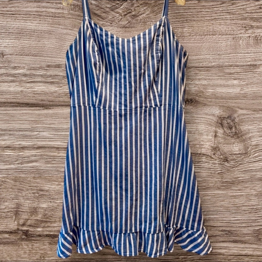 Old Navy Blue & White Striped Sundress – Women’s XL